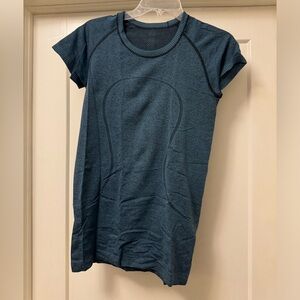 Lululemon swiftly tech dark green short sleeve top size 6